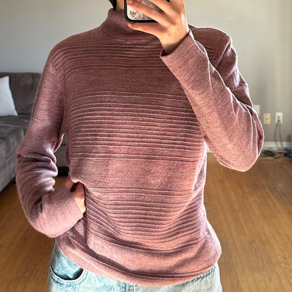 Vintage turtleneck - Picture 2 of 3